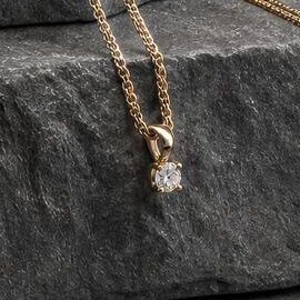 18ct yellow gold with a 0.25ct diamond. Chain not included. Code: RSD DPT 001. Valuation AUD $2,150.00